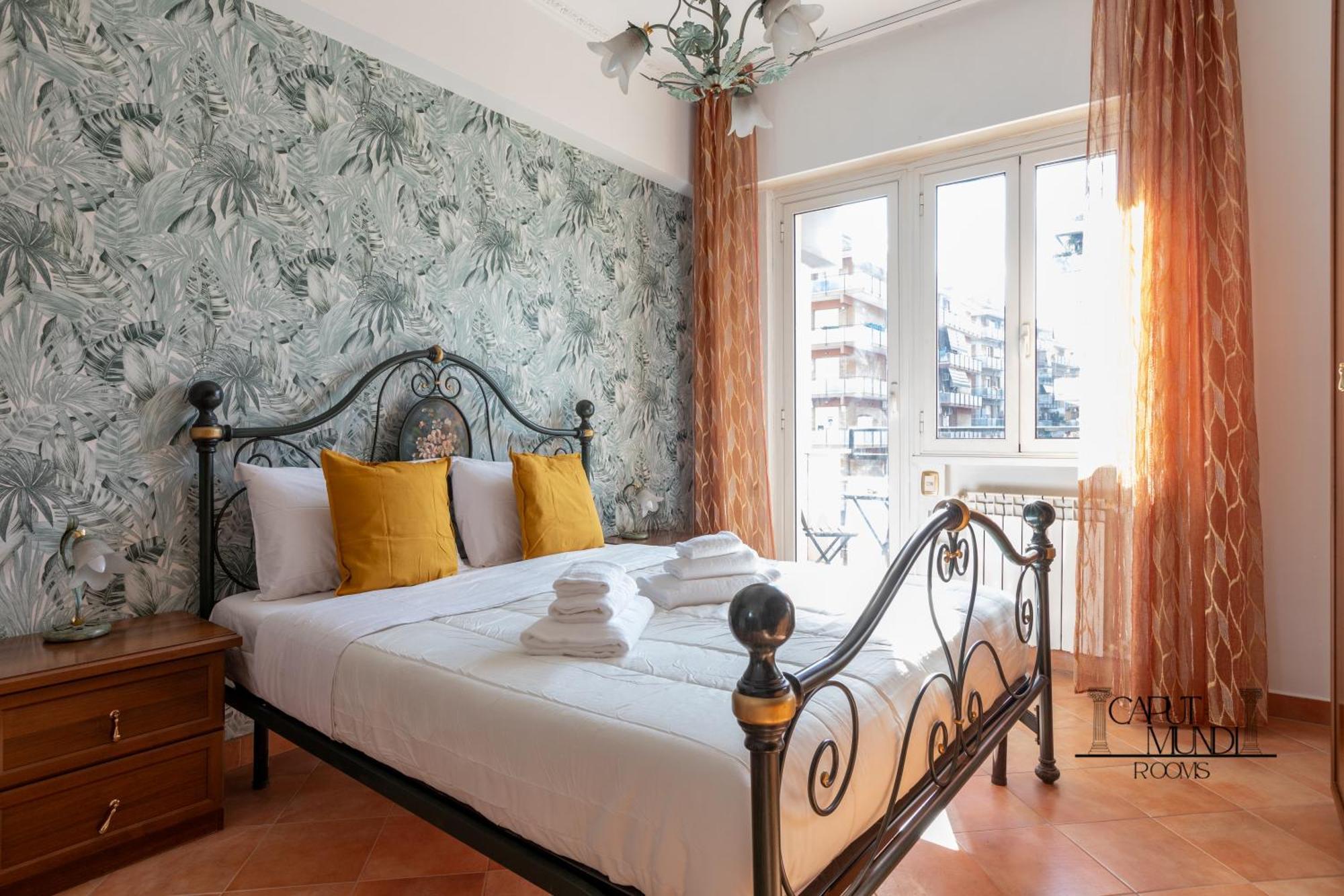 Caput Mundi Rooms - 100Mt To Metro A, Terrace, A-C, 15 Min To Center Roma Dış mekan fotoğraf